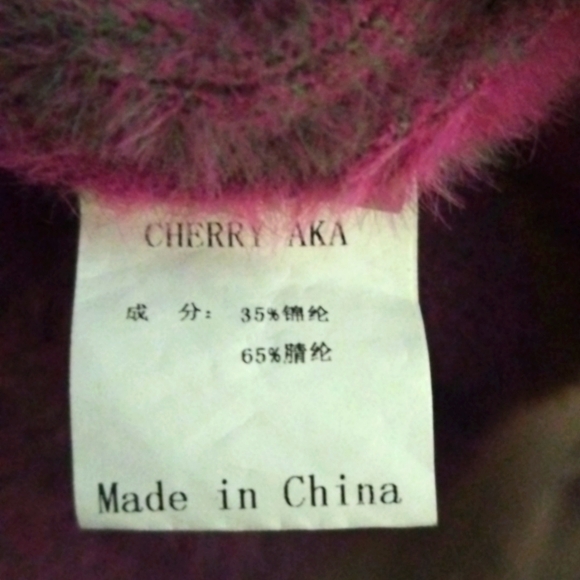 Fuzzy high neck sweater crop top - Picture 3 of 4